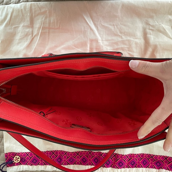 Tory Burch Robinson Large Satchel Tote - Picture 5 of 13